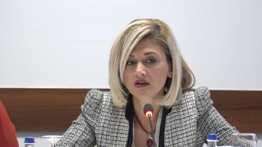 Miftari: “Pse Mimozë e ndjekët me pu.shkë Radoiçiqin, pse nuk e vizituat në qendrën e BIA-s serbe sikurse ne”?