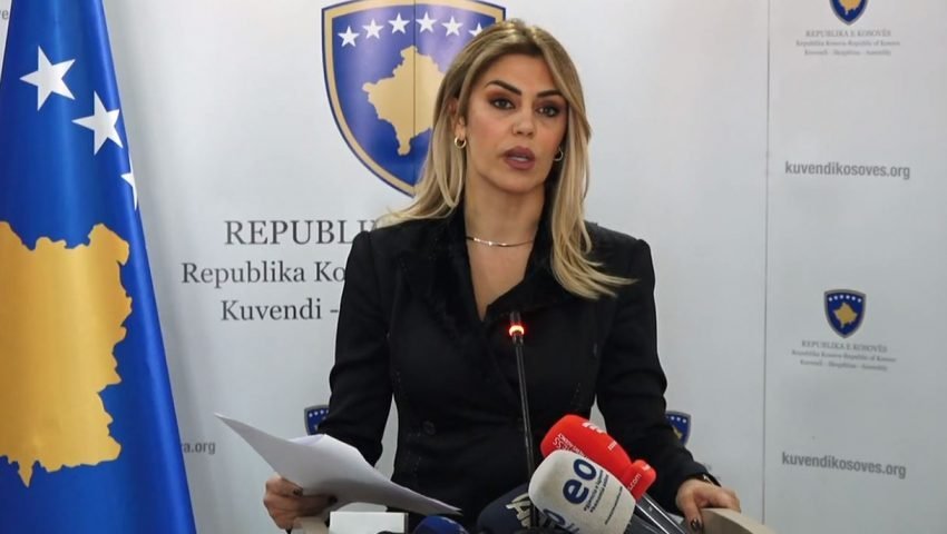 Blerta Deliu: I kanë lanë pa bukë ushtarët, madje edhe pa qizme