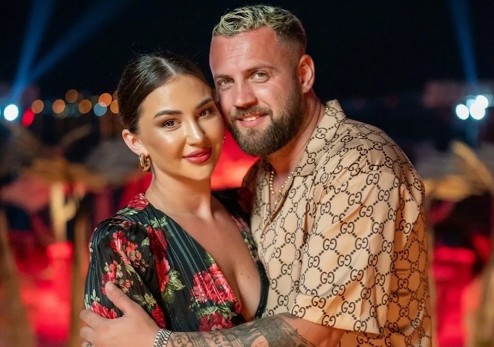 Luiz Ejlli romantik, i përgatitë një suprizë Kiarës (video)