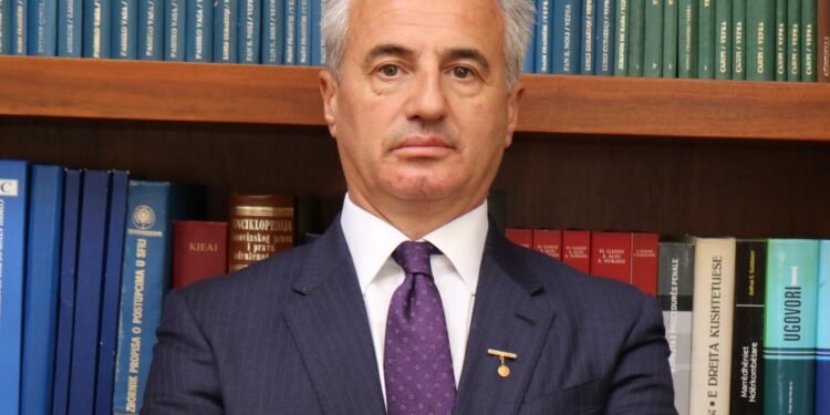 Koci: Turp për Albin Kurtin, kjo është lojë me Kosovën!